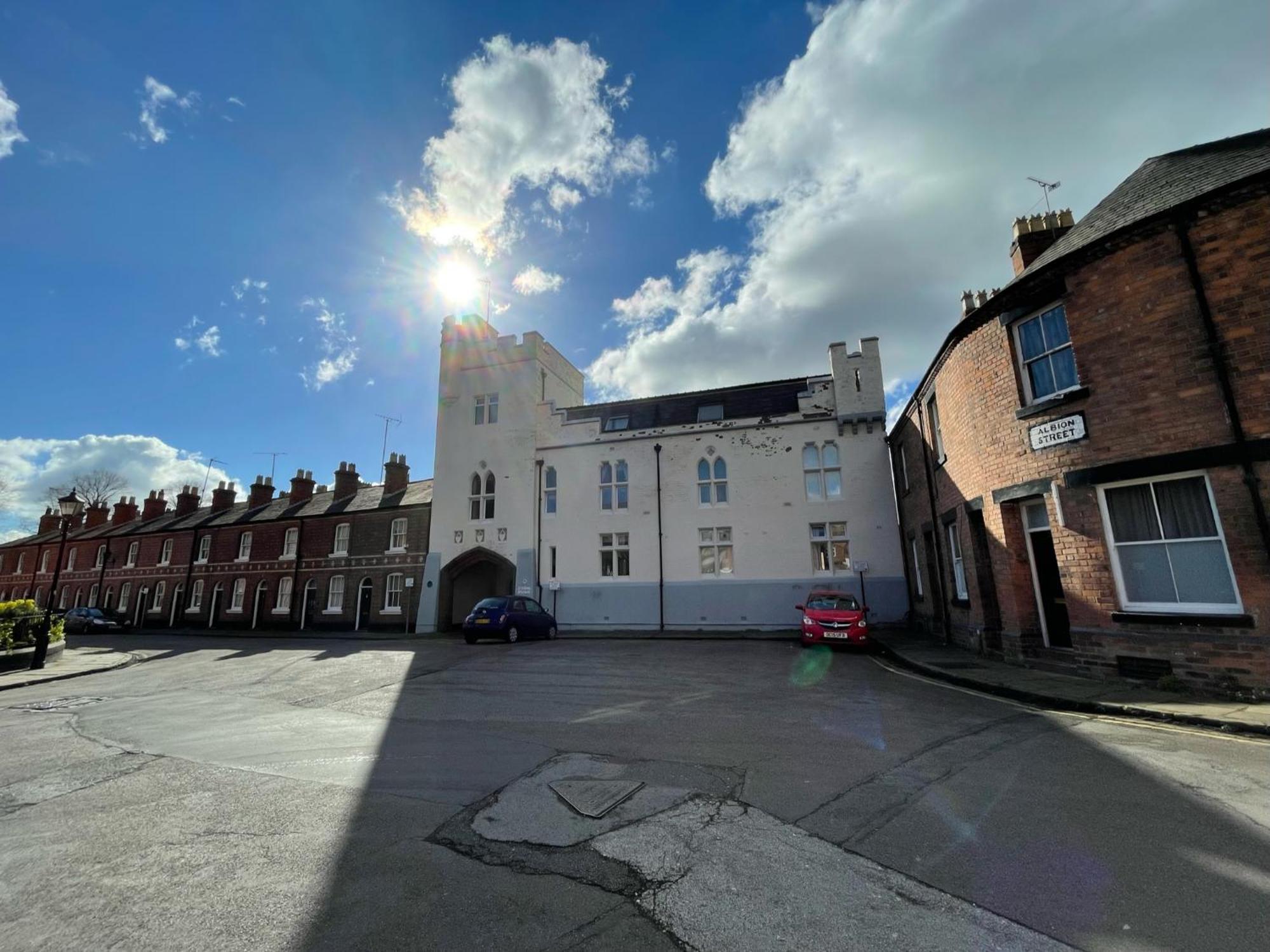 Chester Stays - Best Value Apartment With Free Parking In The Heart Of 체스터 외부 사진